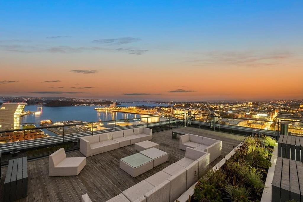 Modern 2Bed Room Sea View Apartment @ Oslo Barcode ภายนอก รูปภาพ