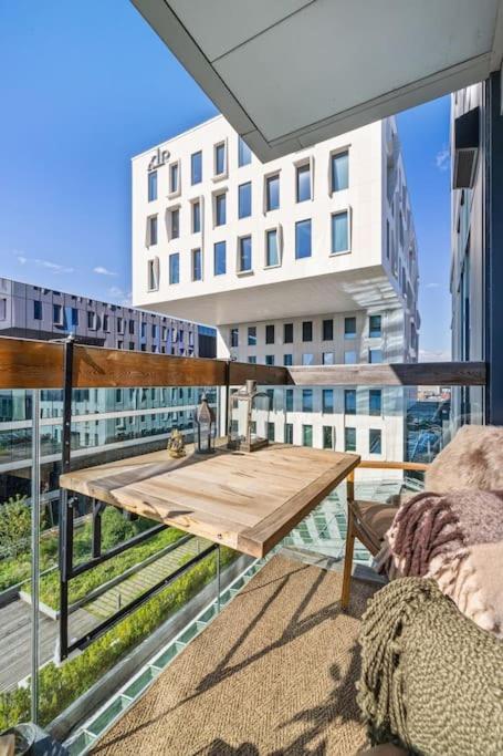 Modern 2Bed Room Sea View Apartment @ Oslo Barcode ภายนอก รูปภาพ